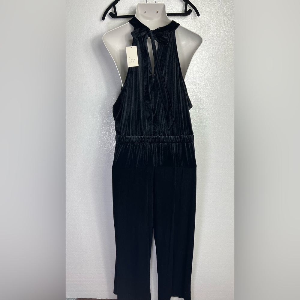 A New Day Black Velvet Halter cocktail party evening Jumpsuit NWT - Picture 5 of 8